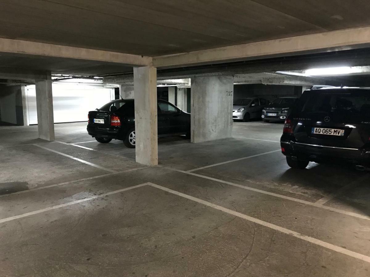F2 Paris 10Eme Gare Du Nord - Stade De France - Parking Saint-Denis  Bagian luar foto